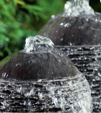 Vielseitig einsetzbar als Brunnenpume und Aussenbrunnen, Natursteinbrunnenpume, Quellsteinpumpe und objekte mit mehrern Quellen. Einbaupumpe in kleinen Gefäßen